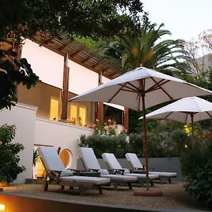 Four Rosmead Boutique Guest house Cape Town